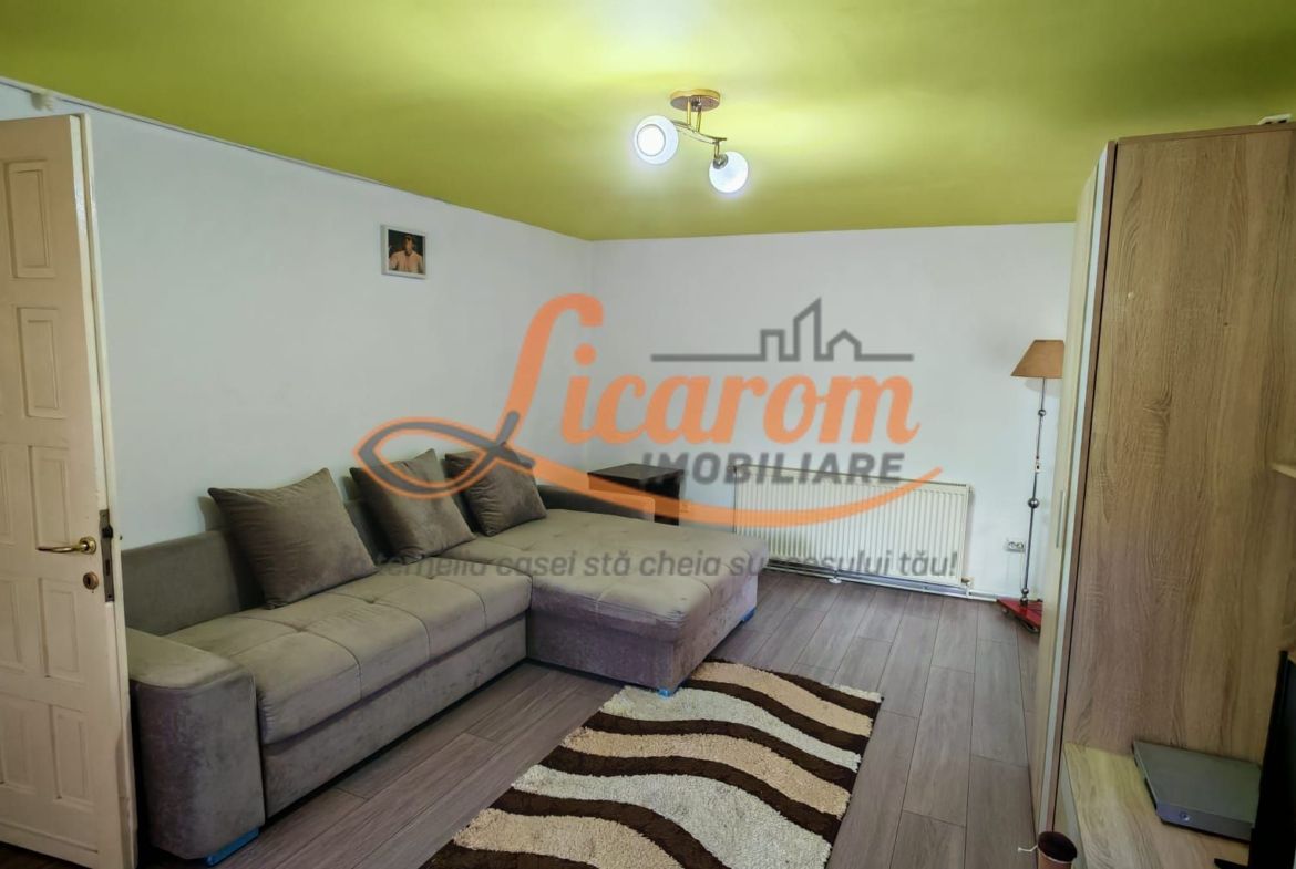 Corp de casa 4 camere zona Nicopole,curte comuna cu 1 familie. - foto 2