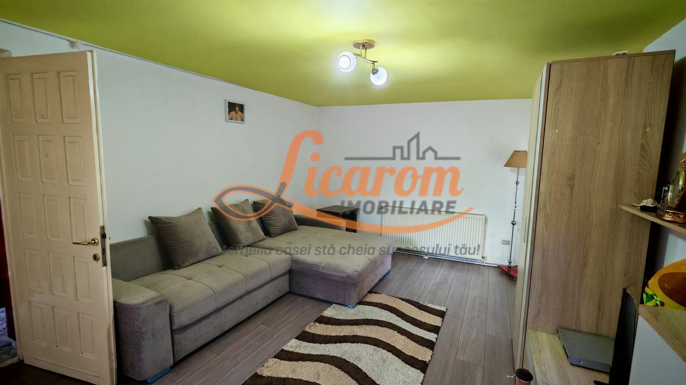 Corp de casa 4 camere zona Nicopole,curte comuna cu 1 familie. - foto 2