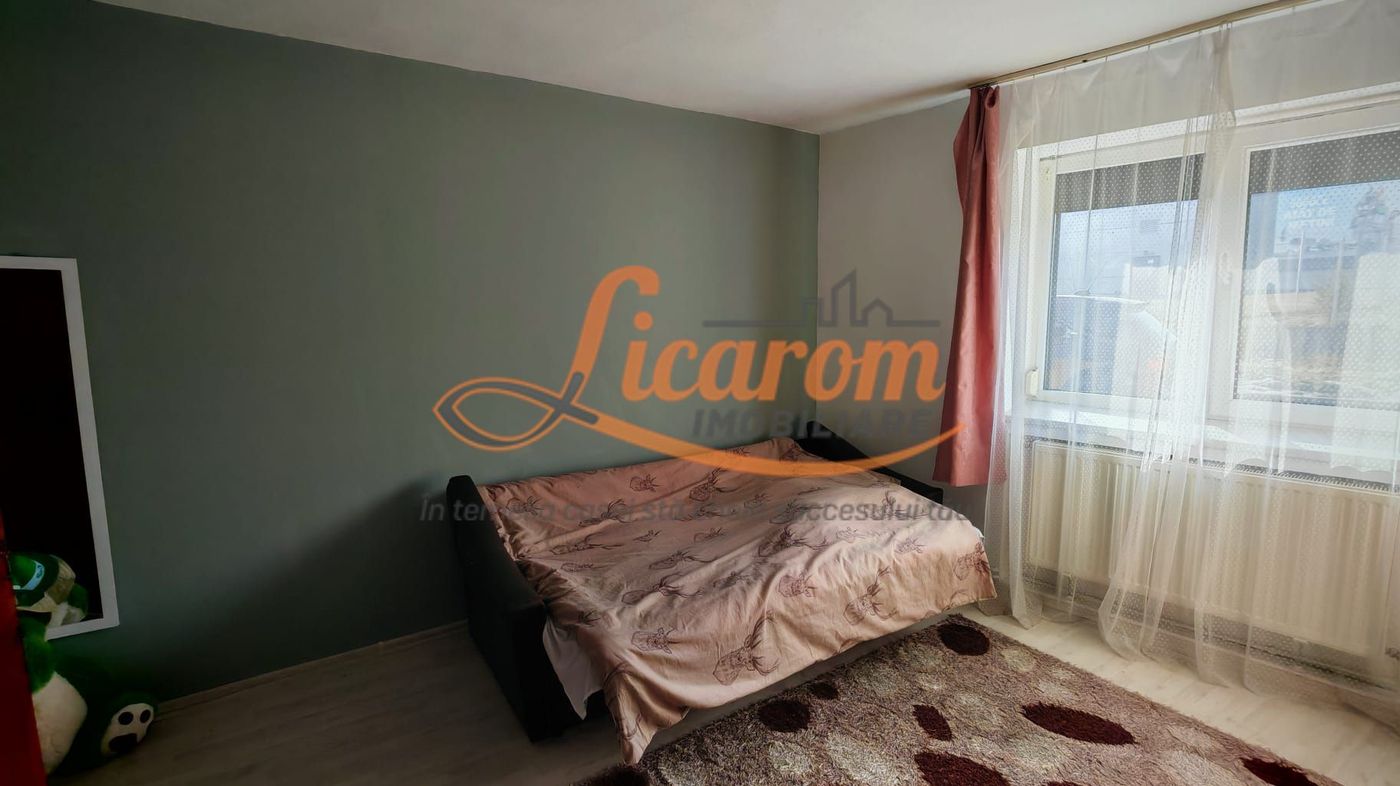 Corp de casa 4 camere zona Nicopole,curte comuna cu 1 familie. - foto 6