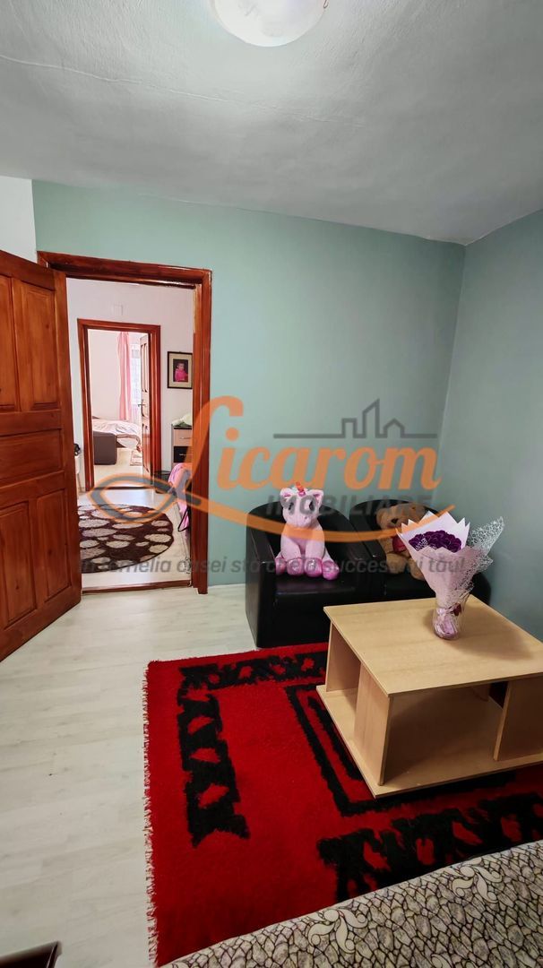 Corp de casa 4 camere zona Nicopole,curte comuna cu 1 familie. - foto 10