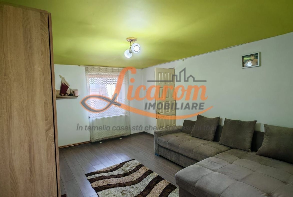 Corp de casa 4 camere zona Nicopole,curte comuna cu 1 familie. - foto 12