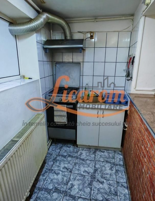 Corp de casa 4 camere zona Nicopole,curte comuna cu 1 familie. - foto 13
