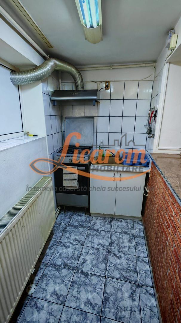 Corp de casa 4 camere zona Nicopole,curte comuna cu 1 familie. - foto 13