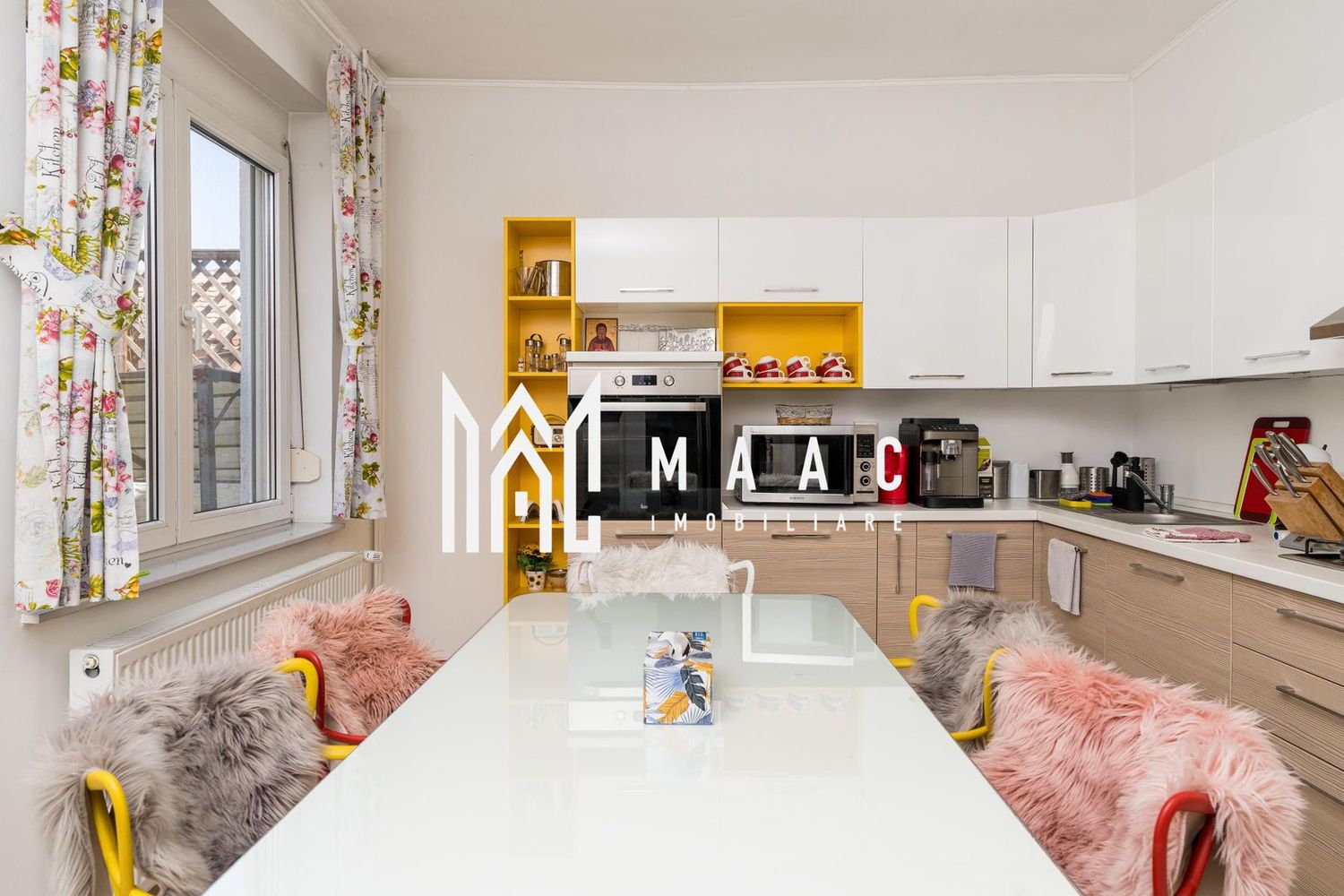 Casă 5 camere | Bul.Vasile Milea , Sibiu | 200 mp, curte