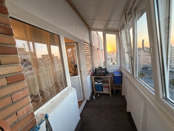 Apartament 4 camere 75 mp cu  balcon si pivnita pe b-dul Mihai Viteazu - foto 3
