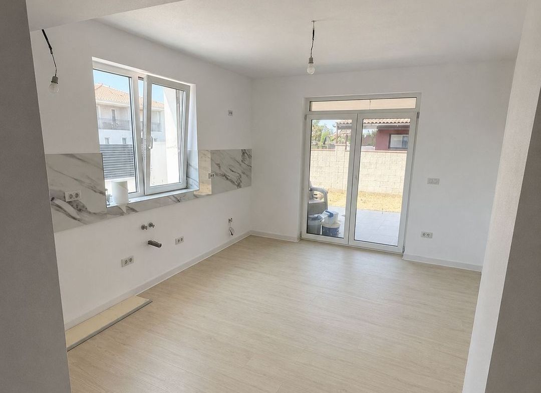 Duplex nou de închiriat | 120 mp utili | 3 dormitoare | Curte proprie