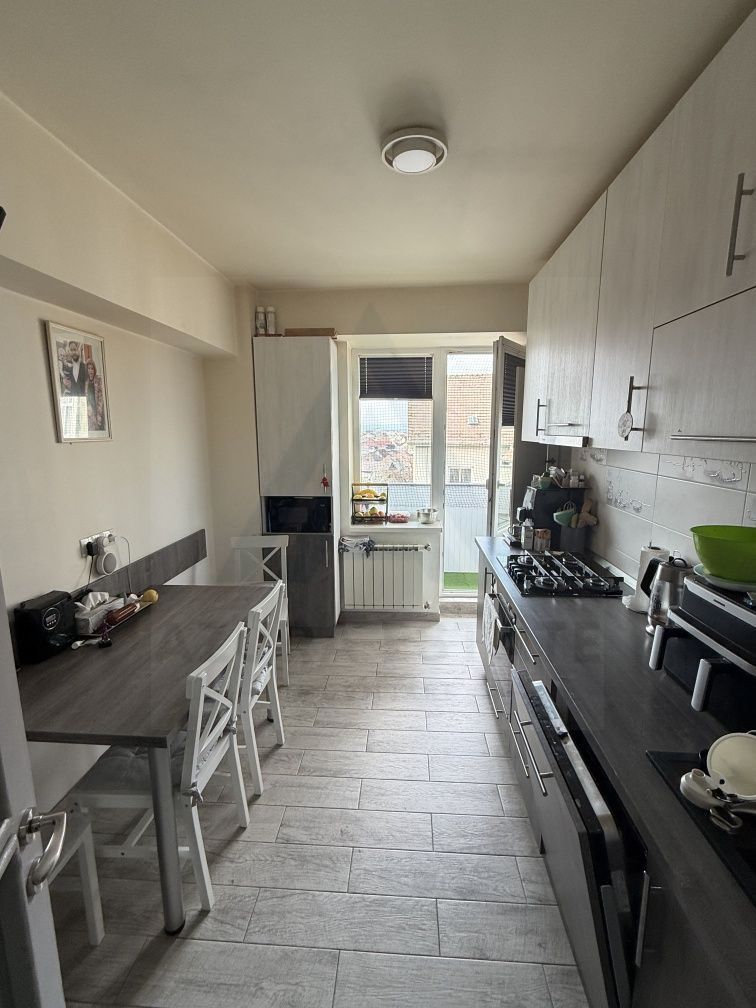 Apartament 3 camere 78 mp utili 3 balcoane 2 bai boxă  zona Terezian - foto 4