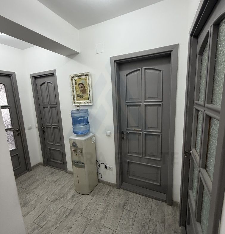 Apartament 3 camere 78 mp utili 3 balcoane 2 bai boxă  zona Terezian - foto 5