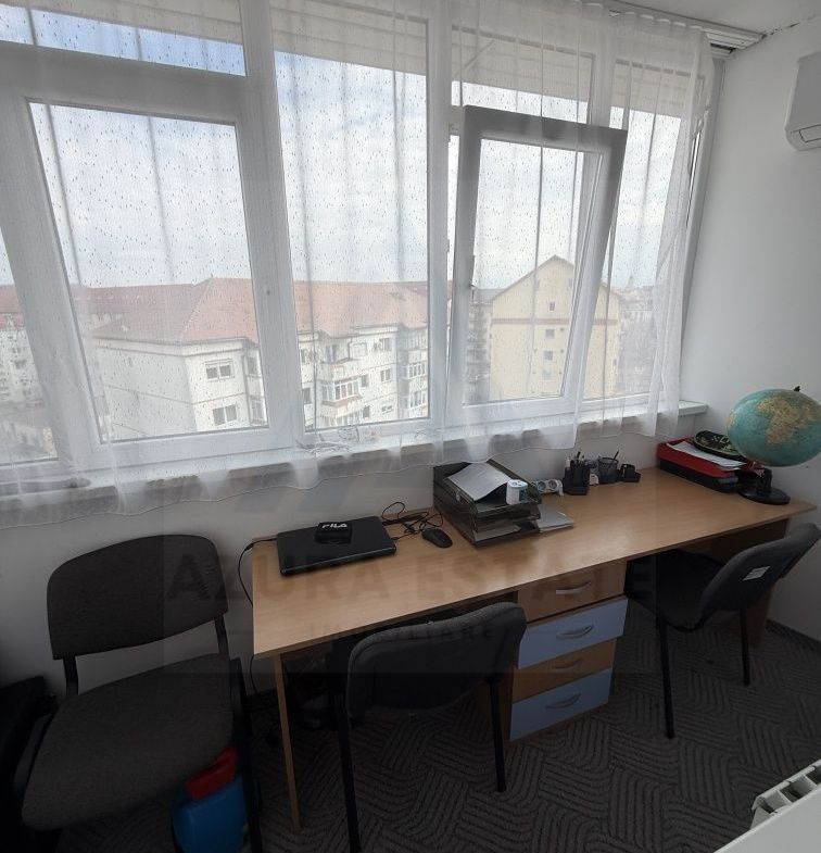 Apartament 3 camere 78 mp utili 3 balcoane 2 bai boxă  zona Terezian - foto 7