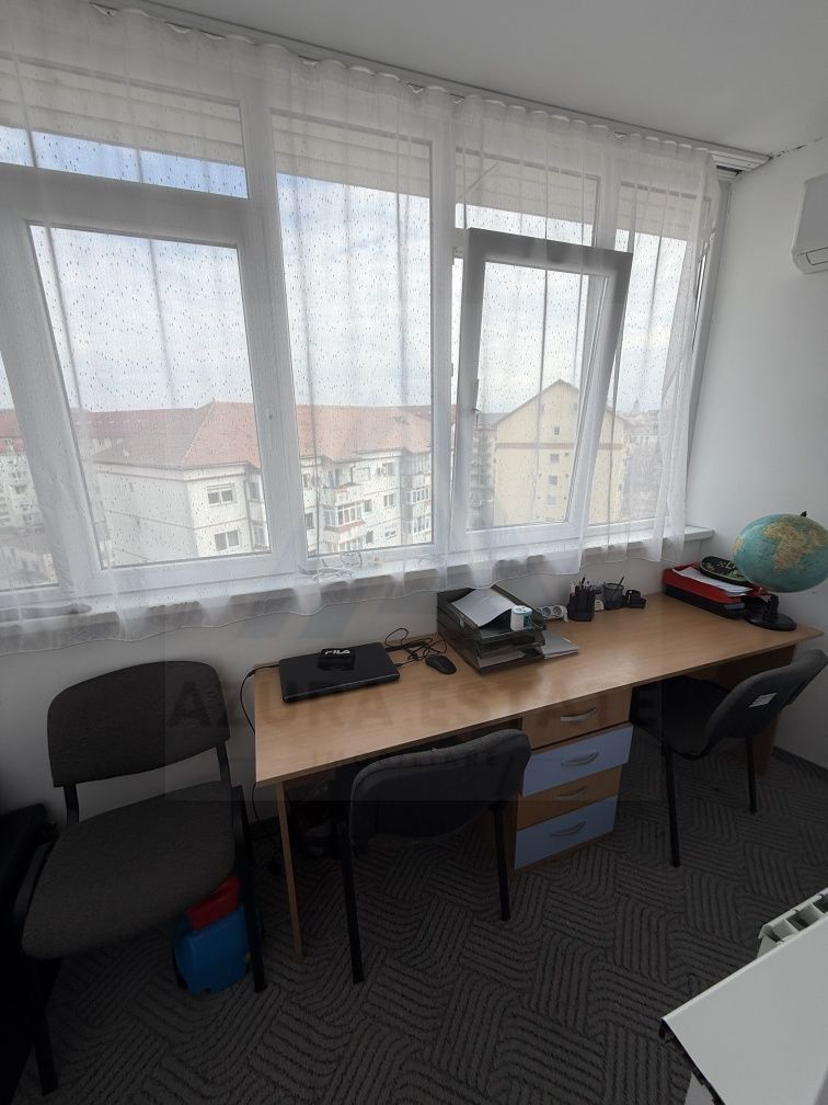 Apartament 3 camere 78 mp utili 3 balcoane 2 bai boxă  zona Terezian - foto 7
