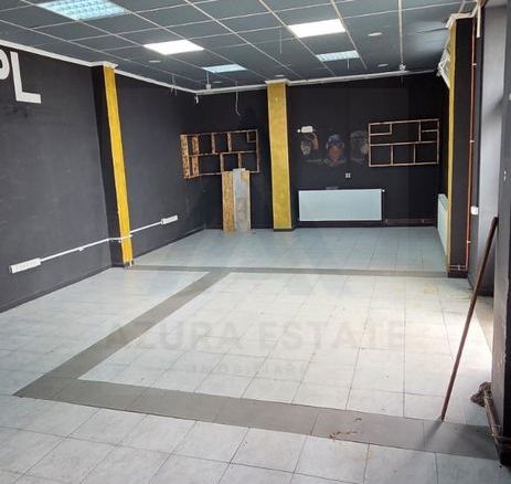 Spatiu comercial open space 55 mp utili acces stradal zona Turnisor