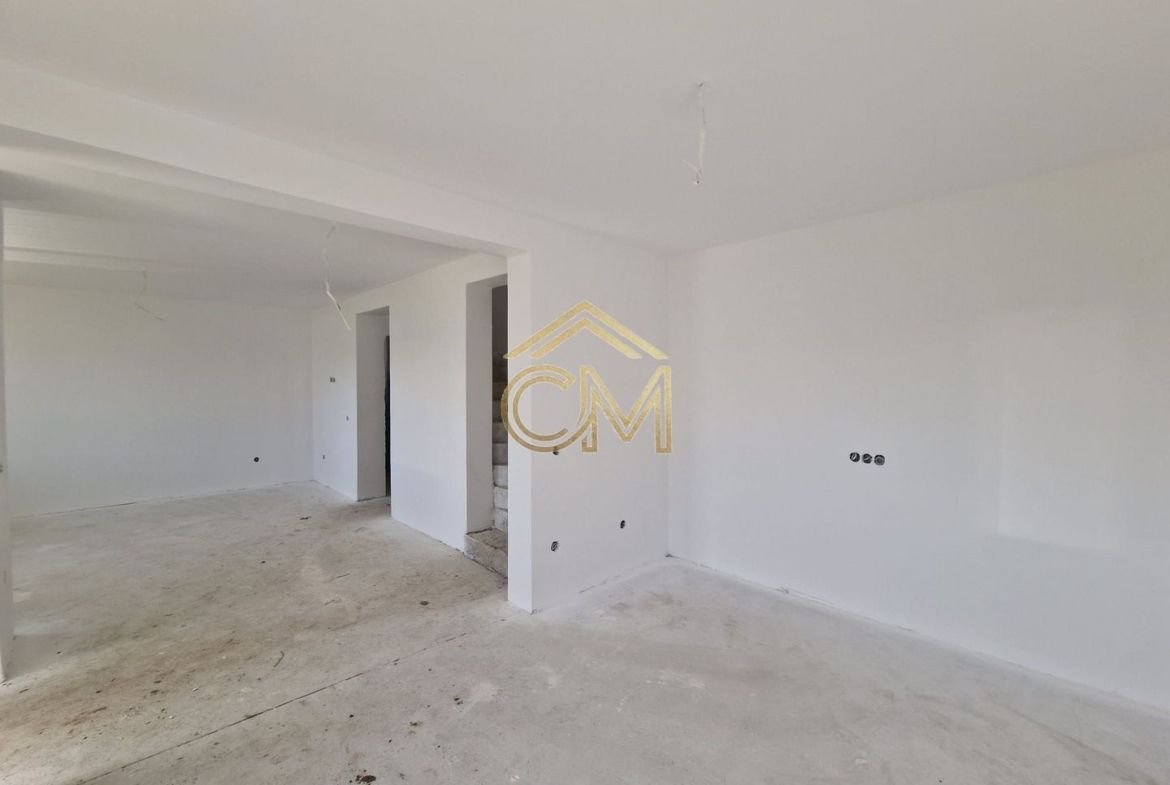 Quadruplex 4 Camere / 82MPU / Terasa / 170MP Curte