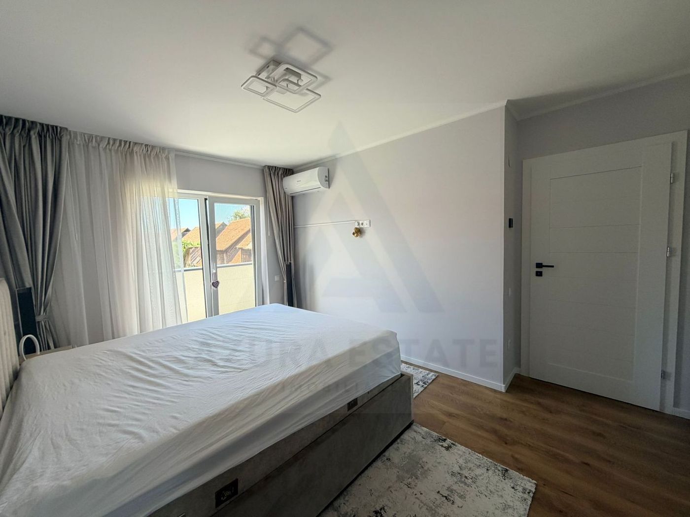 Casa individuala utilata 4 camere 120 mp utili garaj si teren Cristian - foto 5
