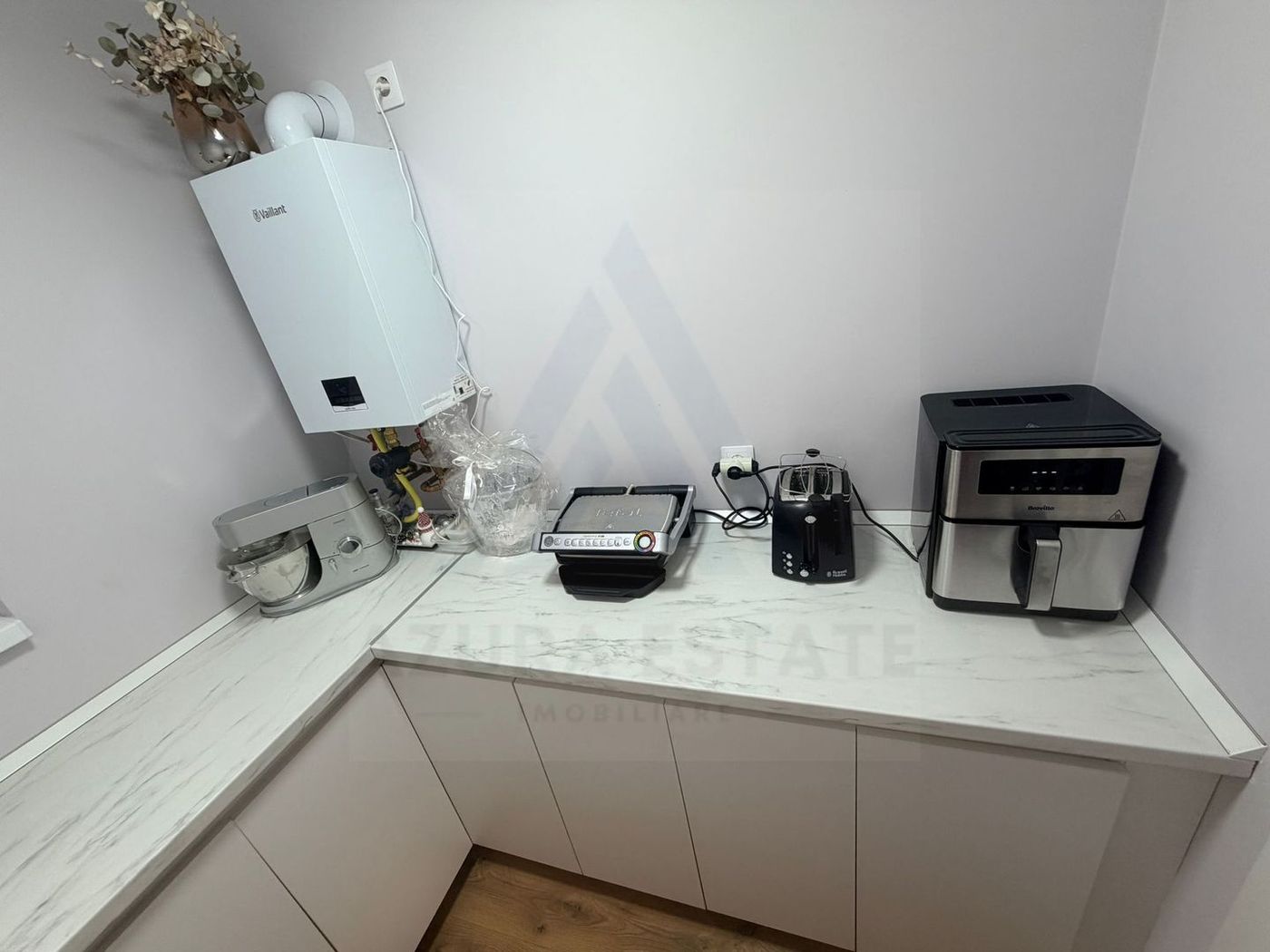 Casa individuala utilata 4 camere 120 mp utili garaj si teren Cristian - foto 9