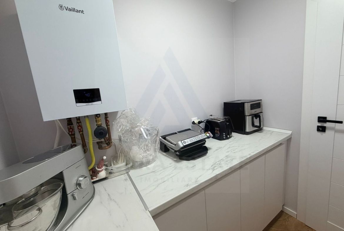 Casa individuala utilata 4 camere 120 mp utili garaj si teren Cristian - foto 11