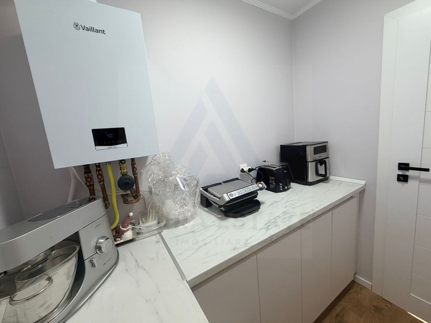 Casa individuala utilata 4 camere 120 mp utili garaj si teren Cristian - foto 11