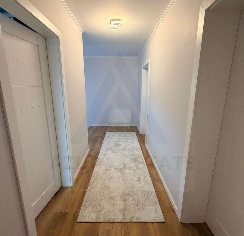 Casa individuala utilata 4 camere 120 mp utili garaj si teren Cristian - foto 14