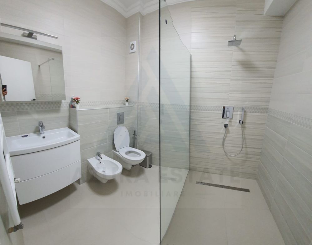 Apartament premium 90 mp utili terasa si parcare privata zona Lazaret - foto 7