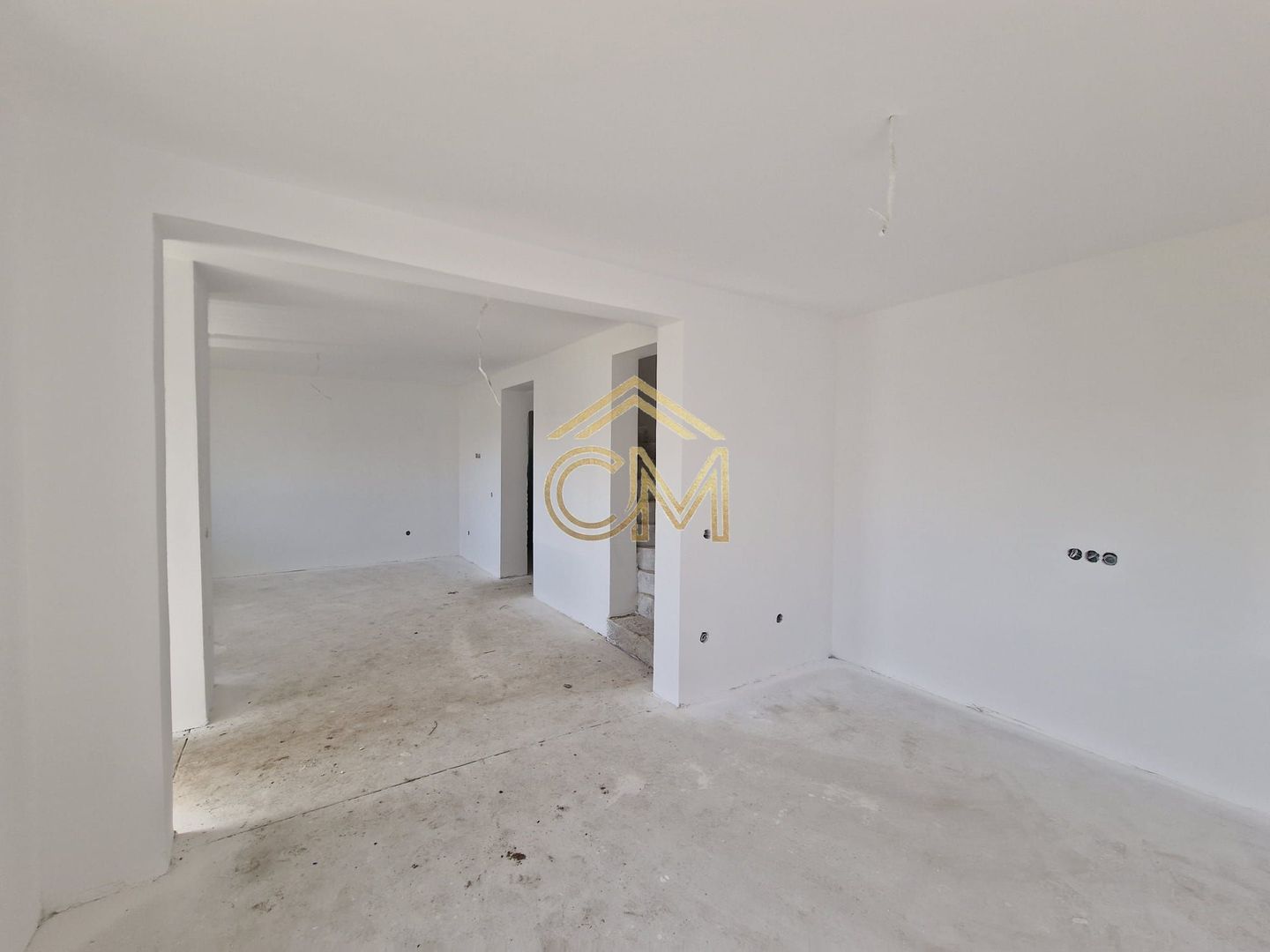 Quadruplex 4 Camere / 82MPU / Terasa / 170MP Curte
