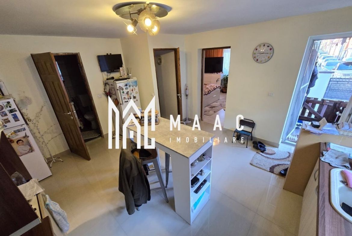 Casa 7 camere 3 bai 2 intrari Zona Garii - foto 11