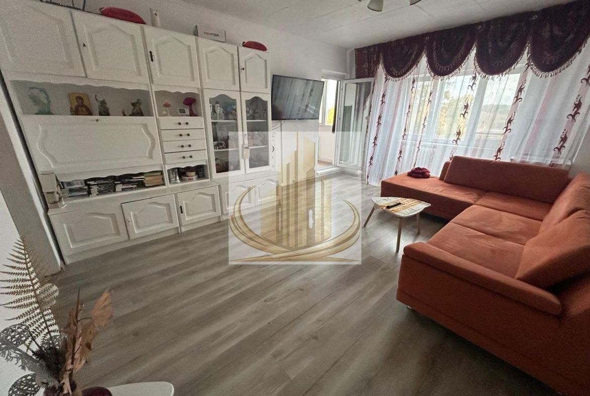 Apartament 5 camere 100mp Zona Padurea Verde