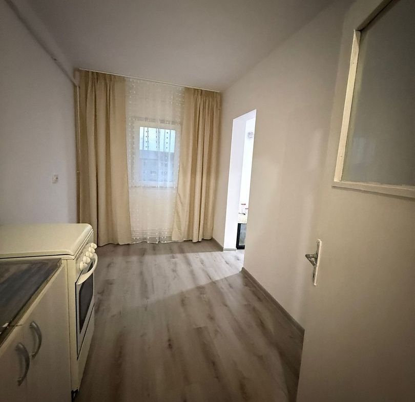 De vanzare apartament cu 2 camere, etaj 4/4, recent renovat, 29.300 euro