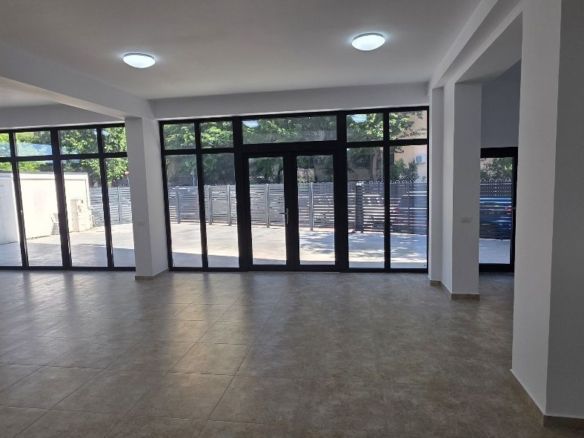 Salajan spatiu comercial 350 mp de inchiriat