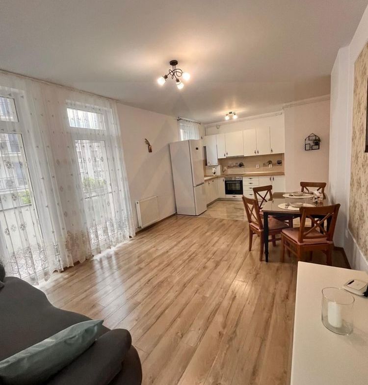 Apartament 3 camere 60 mp utili balcon 7 mp parcare City Residence