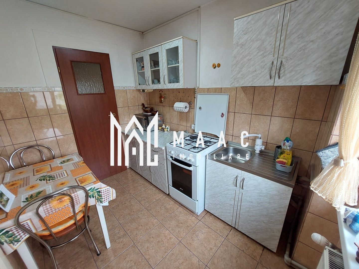 Apartament 3 camere semidecomandat | Orșova Central | 64 mp I Etaj 3