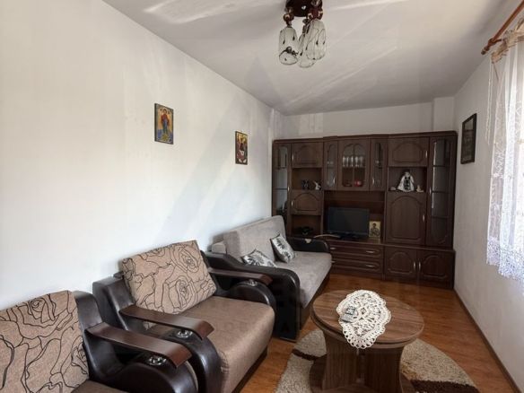 Apartament 3 camere 2 băi debara și parcare subterană în zona Terezian
