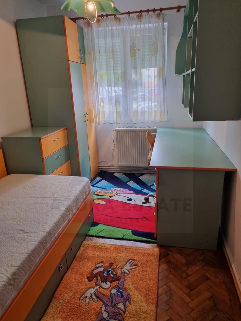 Apartament 3 camere  mobilat si utilat zona Cireșica