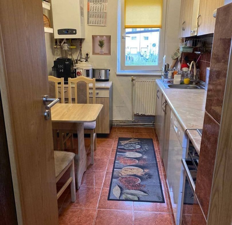 Apartament 3 camere  mobilat si utilat zona Cireșica