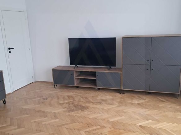 Apartament 2 camere decomandat 71 mp utili  etaj 1 in zona Centrala - foto 3