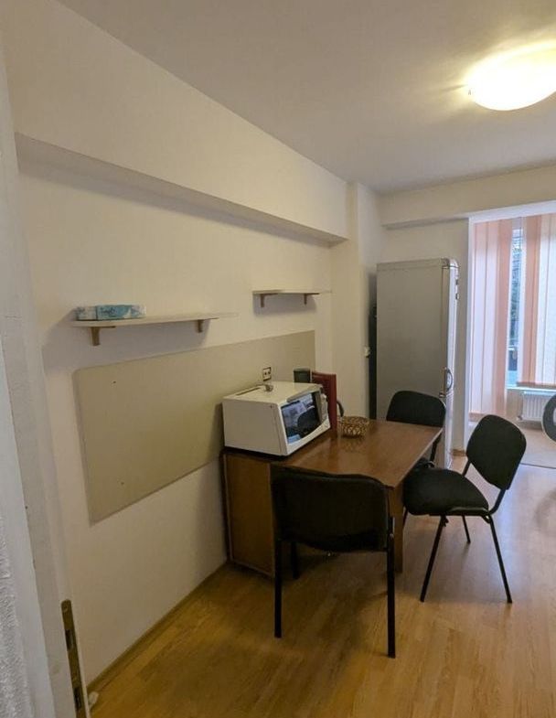 De inchiriat apartament cu 3 camere, Mazepa 1 la BR-uri, etaj 1, 550 euro - foto 2