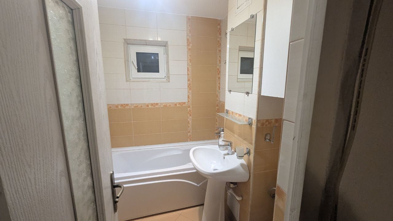 De inchiriat apartament cu 3 camere, Mazepa 1 la BR-uri, etaj 1, 550 euro - foto 7
