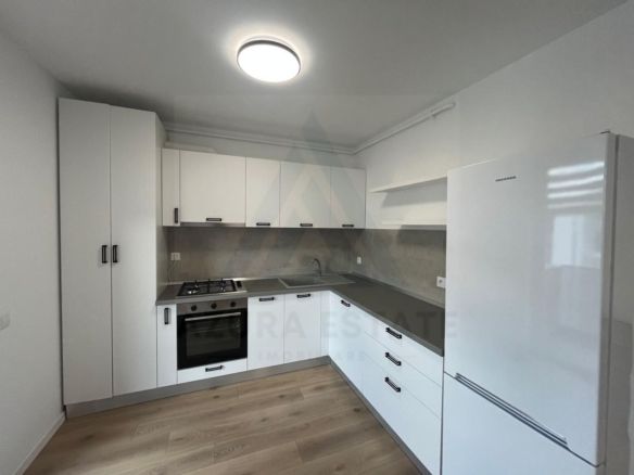 Apartament premium 3 camere 65 mp utili balcon 7 mp parcare Selimbar - Imagine principala