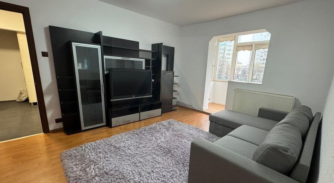Apartament renovat 3 camere 2 dormitoare pivnita in zona Mihai Viteazu - foto 2