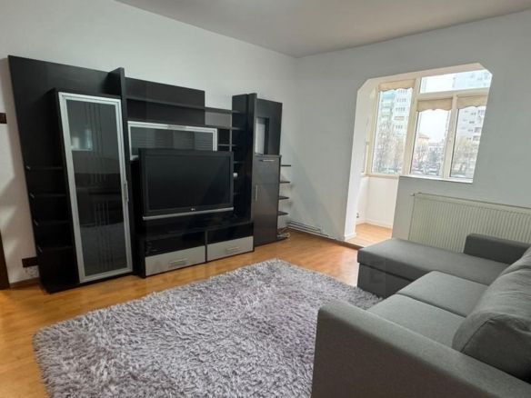 Apartament renovat 3 camere 2 dormitoare pivnita in zona Mihai Viteazu - foto 2