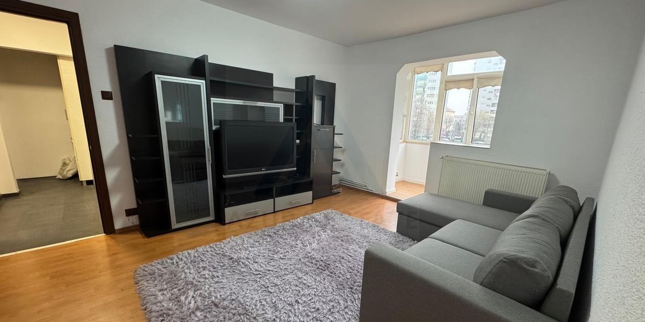 Apartament renovat 3 camere 2 dormitoare pivnita in zona Mihai Viteazu - foto 2 Apartament renovat 3 camere 2 dormitoare pivnita in zona Mihai Viteazu - foto 2