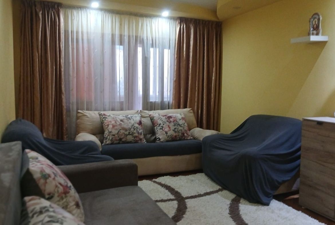 De inchiriat apartament cu 3 camere, I. C. Frimu, etaj 3, 450 euro