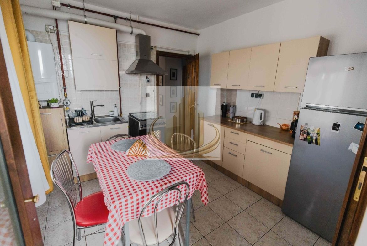 Apartament 4 camere Central 100mp 245000 euro