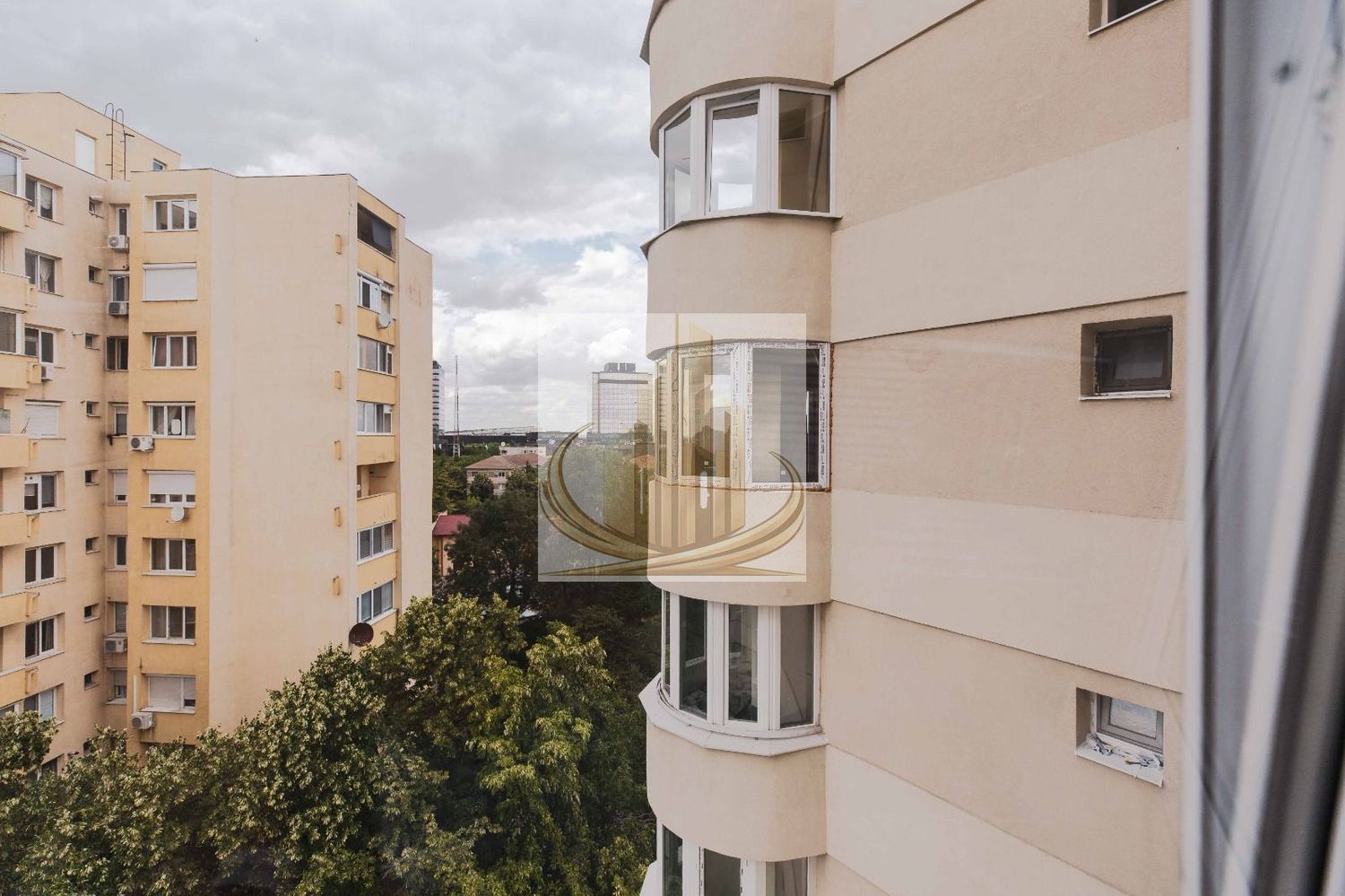 Apartament 4 camere Central 100mp 245000 euro