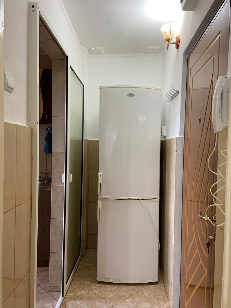 anBn-15124 De vanzare apartament cu 2 camere mobilat si utilat, Micro 38, etaj 3