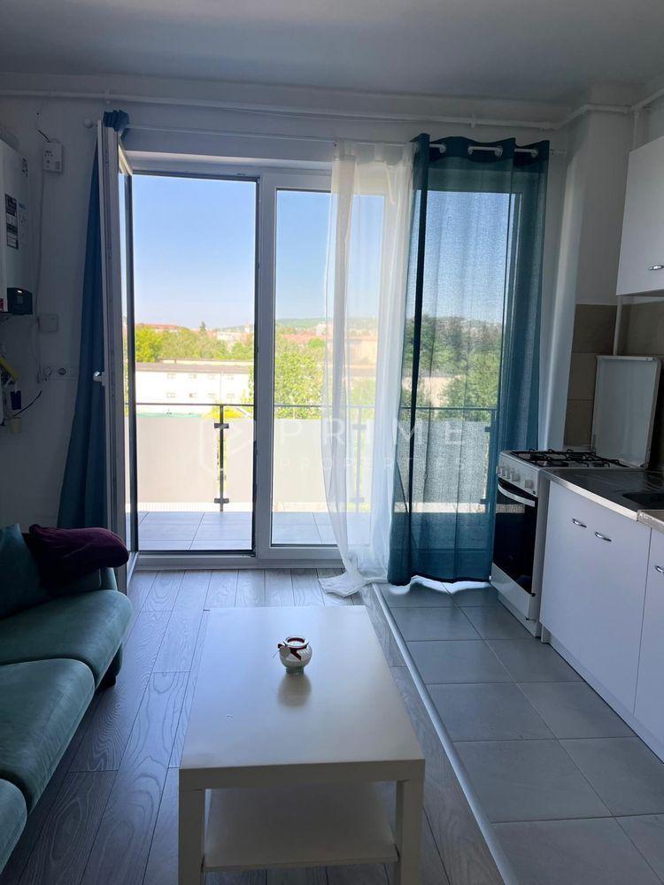 DE ÎNCHIRIAT: Apartament modern cu o cameră și parcare | Maurer