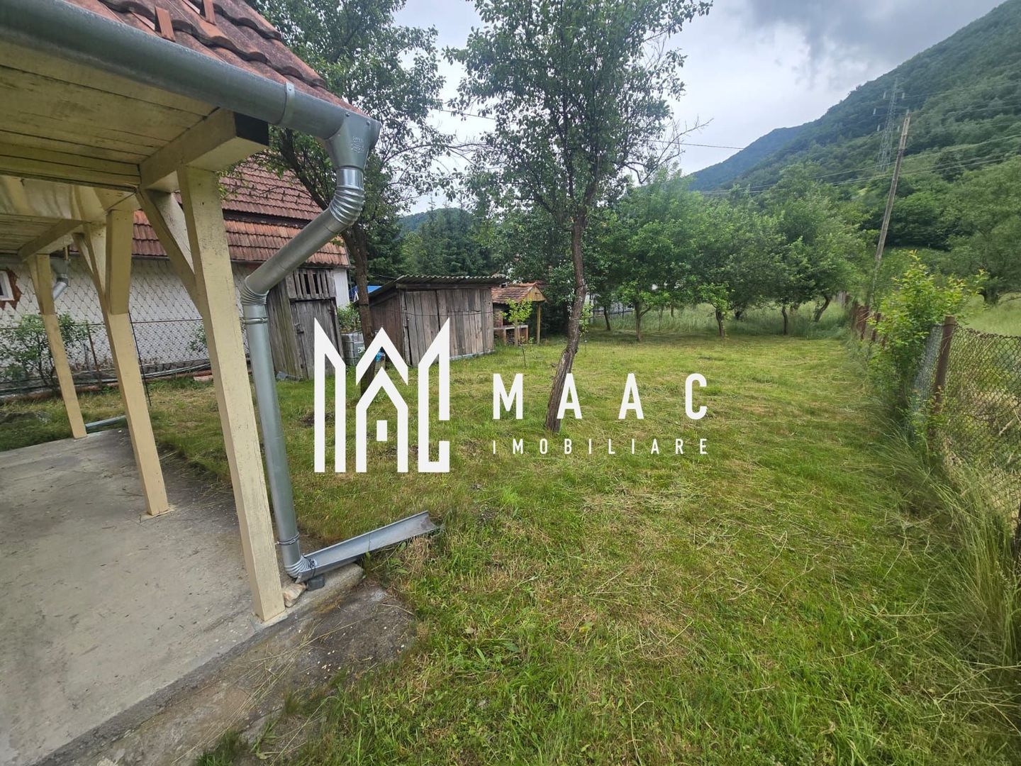 Casa de vacanta 1200 mp teren Valea Lotrioarei