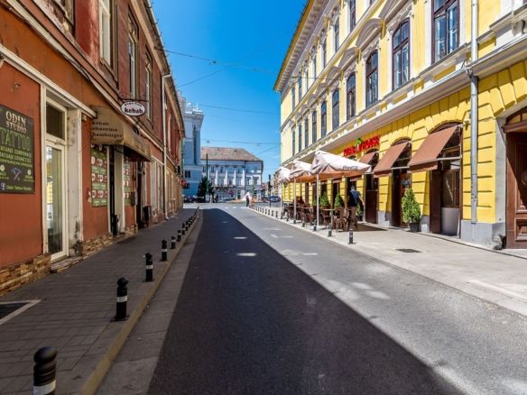 Spațiu birouri central cu 2 intrări pe Str. Unirii 1 Arad. - foto 2