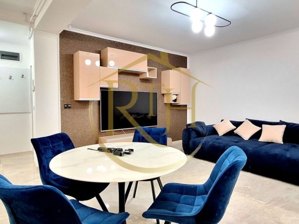 Prima inchiriere, Apartament modern, 3 camere, curte, zona Braytim, Parcare
