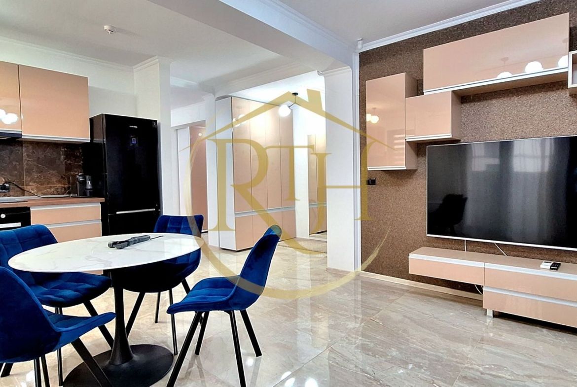 Prima inchiriere, Apartament modern, 3 camere, curte, zona Braytim, Parcare