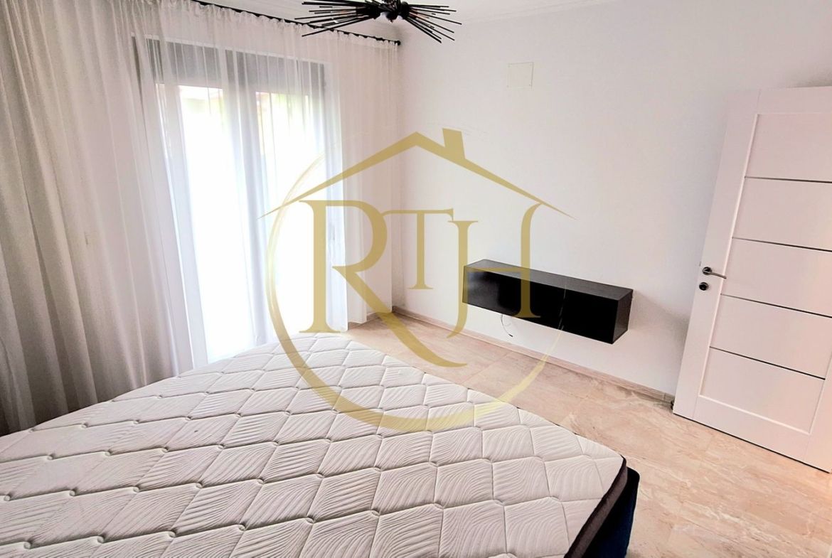 Prima inchiriere, Apartament modern, 3 camere, curte, zona Braytim, Parcare
