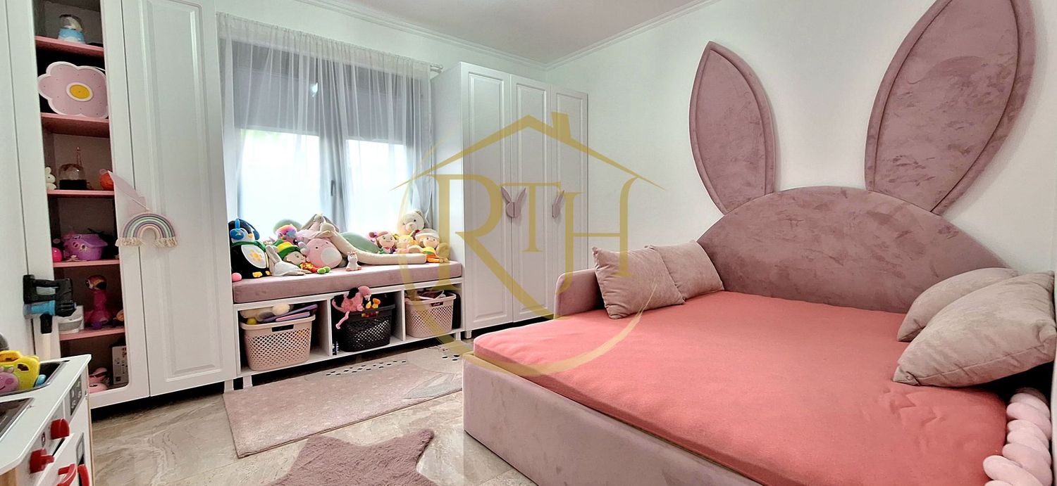 Prima inchiriere, Apartament modern, 3 camere, curte, zona Braytim, Parcare
